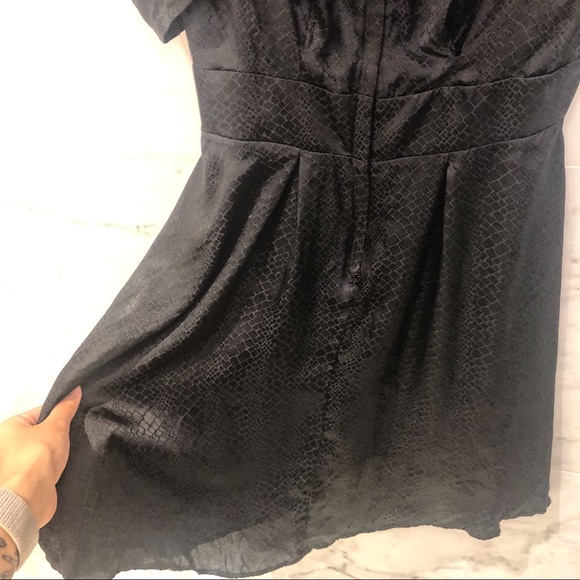 After Pant’s Snake Pattern Black Silky Ruffle Flowy Dress - Picture 5 of 8